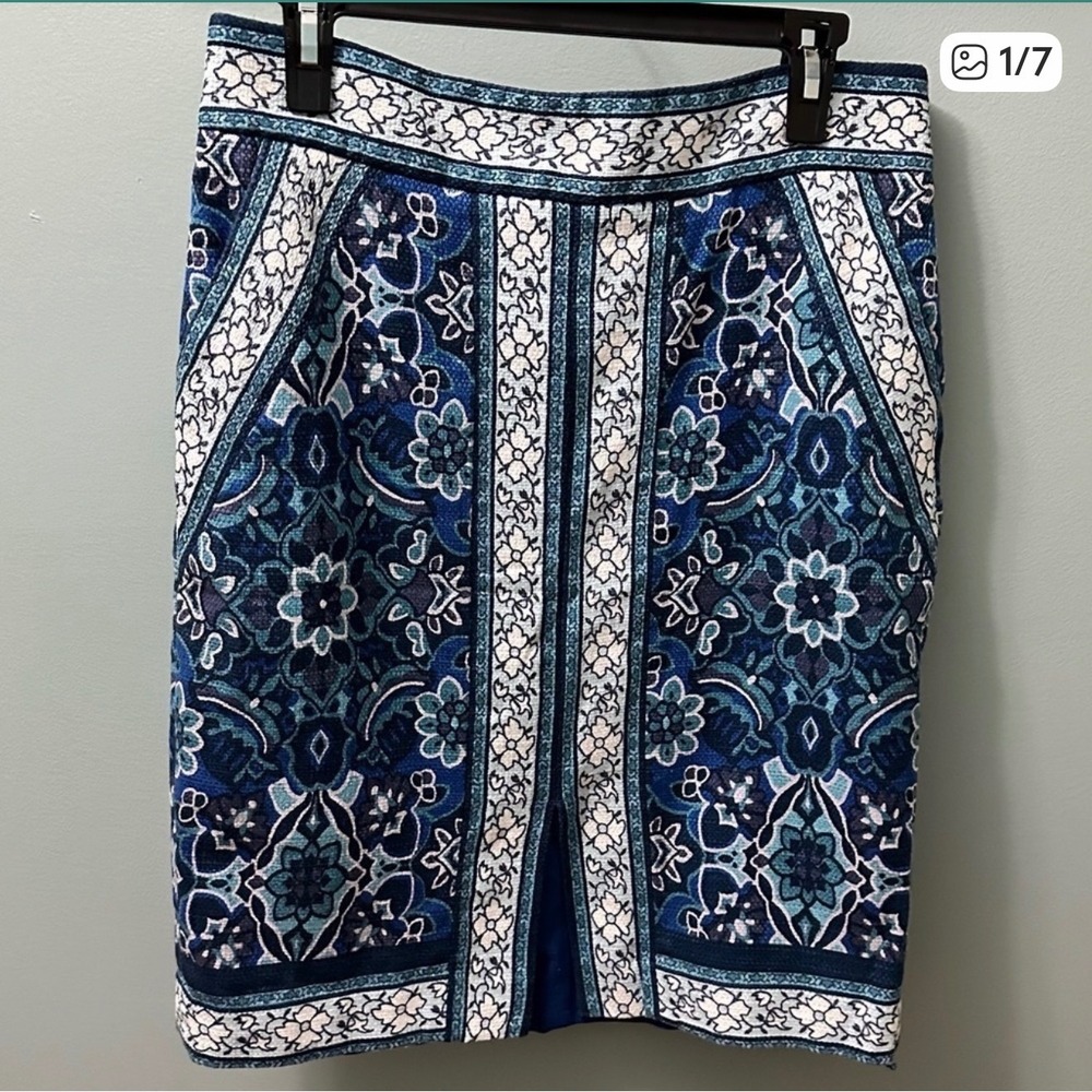 LOFT Blue 'Stained Glass'
Pencil Skirt‎ size 10